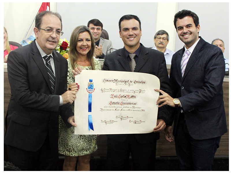 Presidente da FeComerciários, Luiz Carlos Motta, recebe Título de Cidadão Cruzeirense